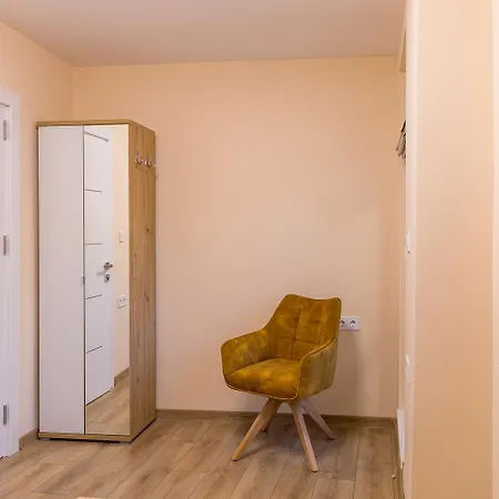 Comfy In The Heart Of Appartamento Burgas